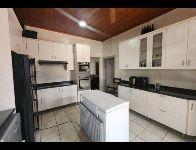 3 BEDROOM HOUSE FOR SALE IN FLORENTIA